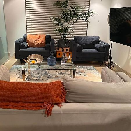 Chelsea Harbour Apartment ลอนดอน ภายนอก รูปภาพ