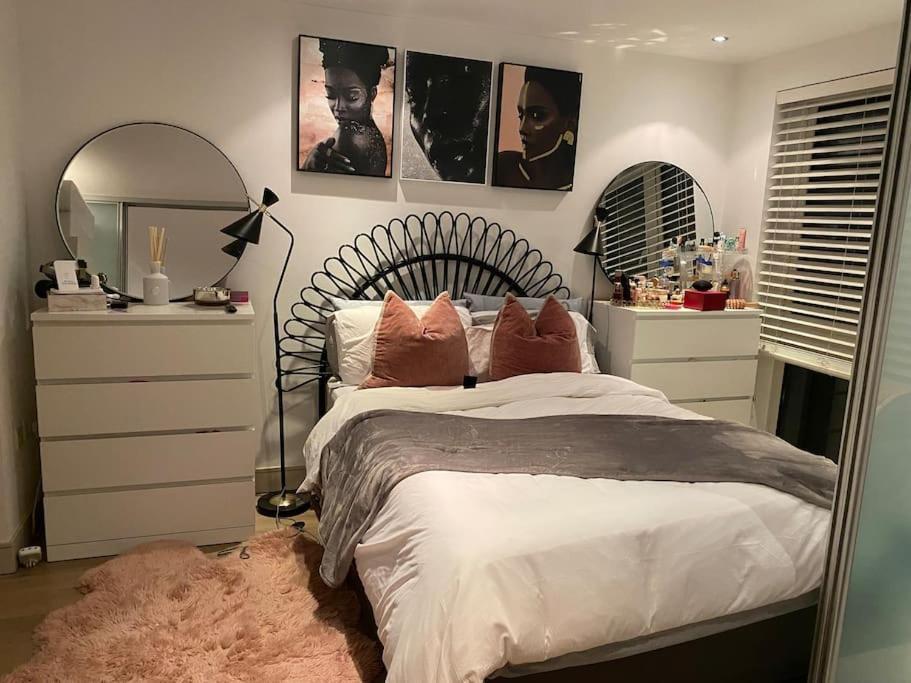 Chelsea Harbour Apartment ลอนดอน ภายนอก รูปภาพ
