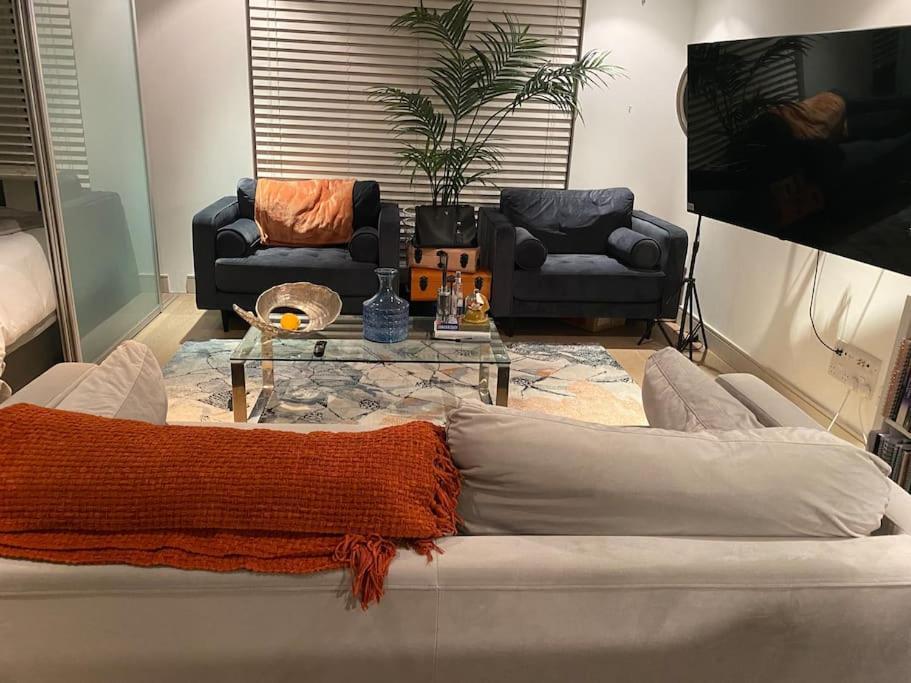 Chelsea Harbour Apartment ลอนดอน ภายนอก รูปภาพ